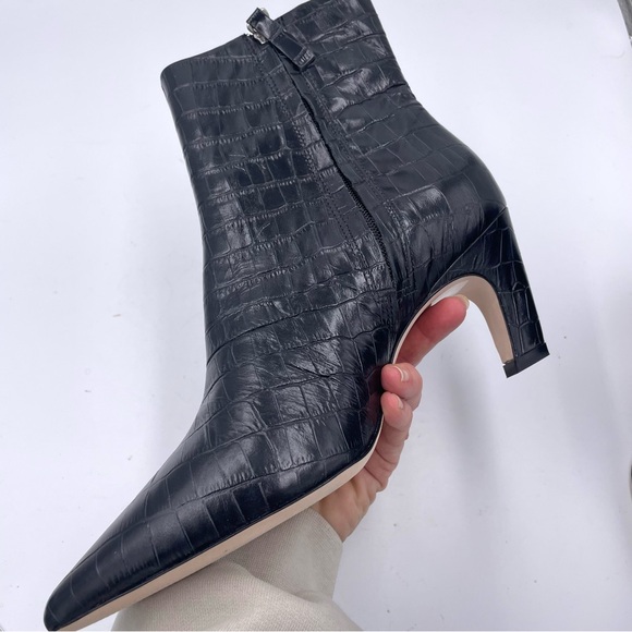 NEW Everlane Black Crocodile Leather Short Banana Boot in Size 9.5 - Picture 9 of 15